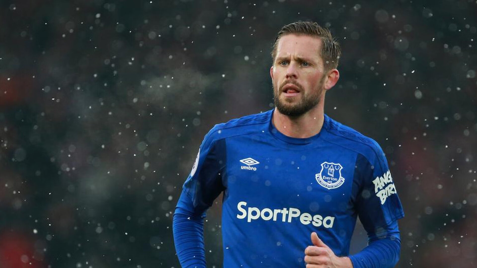 星空体育平台-纽伦堡中场组织体系渐成熟,纽伦堡主场球衣